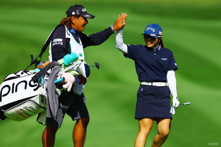 佐久間朱莉のキャディバッグ画像